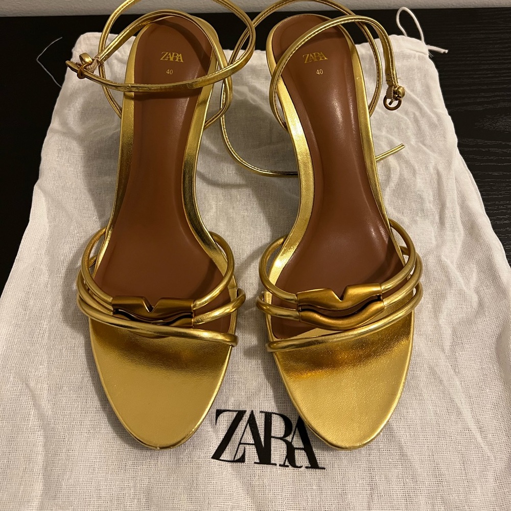 Zara metallic sandal with straps